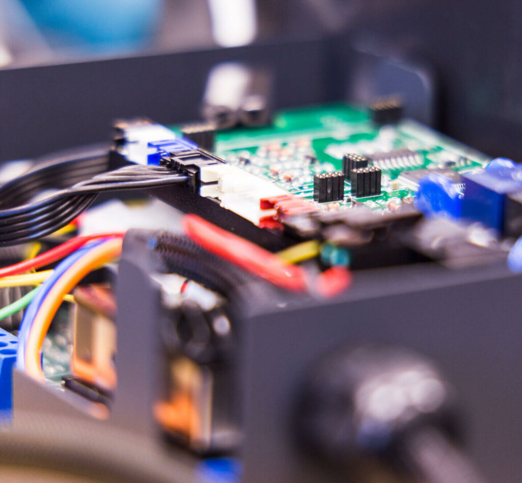 Our integration team excels in supporting box build assemblies of varying complexity, from miniaturized wearable devices to sophisticated distributed systems featuring multiple integrated PCBs, displays, control panels, switches, sub-modules, and backplanes.